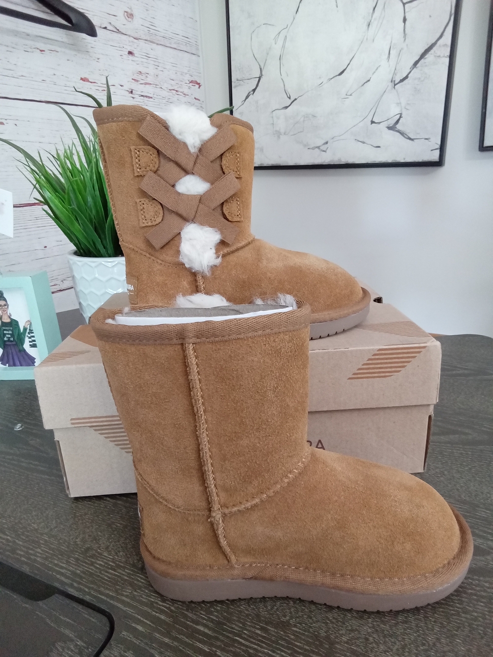 Koolaburra by UGG Victoria Short Boots Kids Size 9 Chestnut